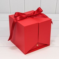 Коробка Куб 18,8*18,8*18,4 "Сюрприз" с атласной лентой Красный 1/12 Арт: 720172/3