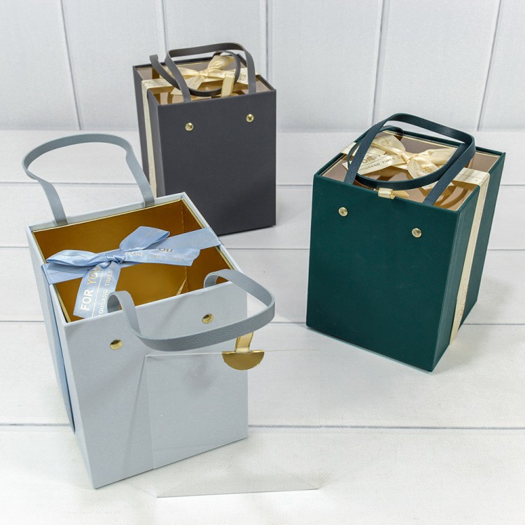 Коробка Квадратная 12,5*12,5*16 с прозрачной крышкой и ручками (микс 1) 1/6 1/36 Арт: 721805/1